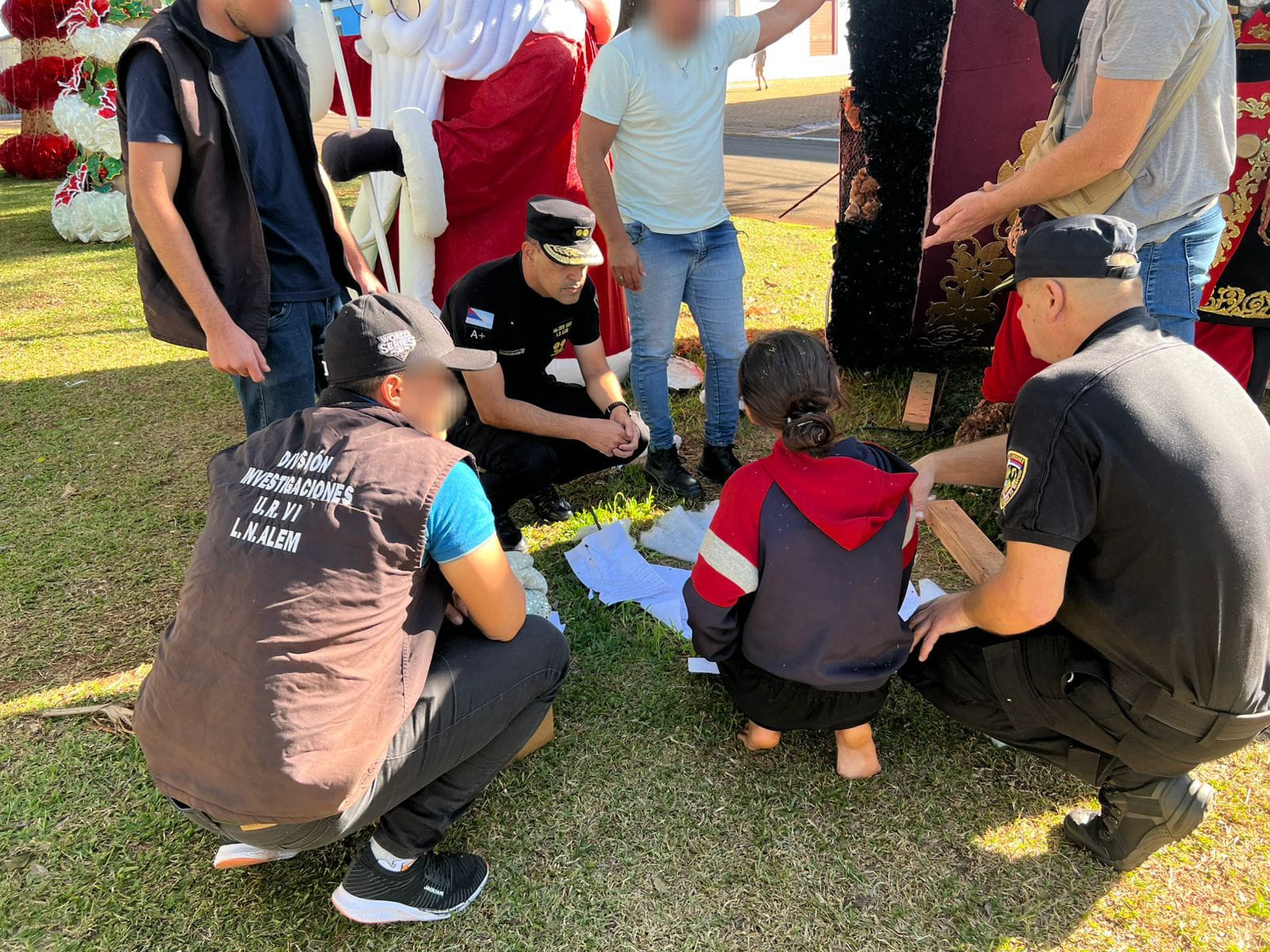 Hallaron a la adolescente buscada en Alem: estaba escondida dentro de un adorno navideño imagen-4