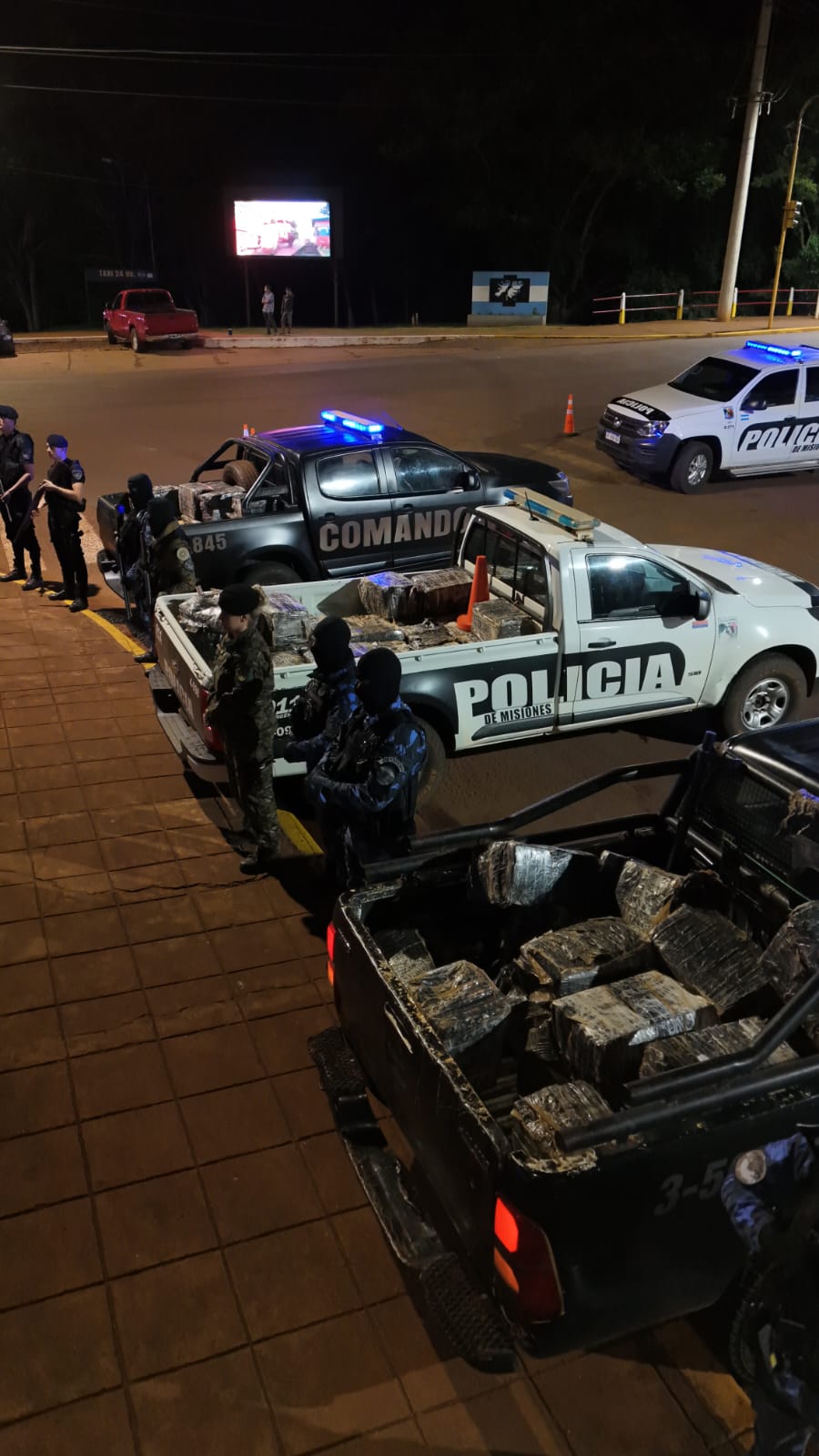 Más de 4.900 millones de pesos en marihuana secuestrada tras la detención de un narco en Andresito 3 Más de 4.900 millones de pesos en marihuana secuestrada tras la detención de un narco en Andresito imagen-2