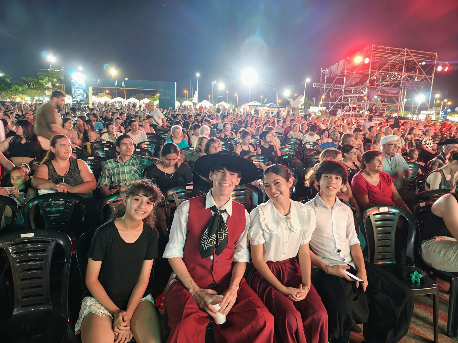 Segunda antorcha del Festival Nacional de la Música del Litoral en la Costanera, la fiesta mantuvo su energía como en su primer día 7 Segunda antorcha del Festival Nacional de la Música del Litoral en la Costanera, la fiesta mantuvo su energía como en su primer día imagen-6