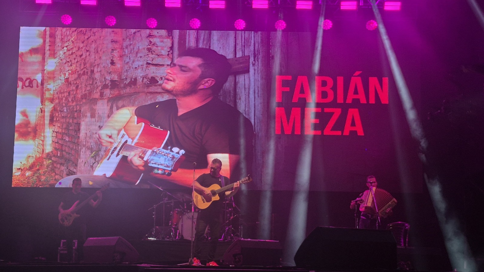 Segunda antorcha del Festival Nacional de la Música del Litoral en la Costanera, la fiesta mantuvo su energía como en su primer día 5 Segunda antorcha del Festival Nacional de la Música del Litoral en la Costanera, la fiesta mantuvo su energía como en su primer día imagen-4