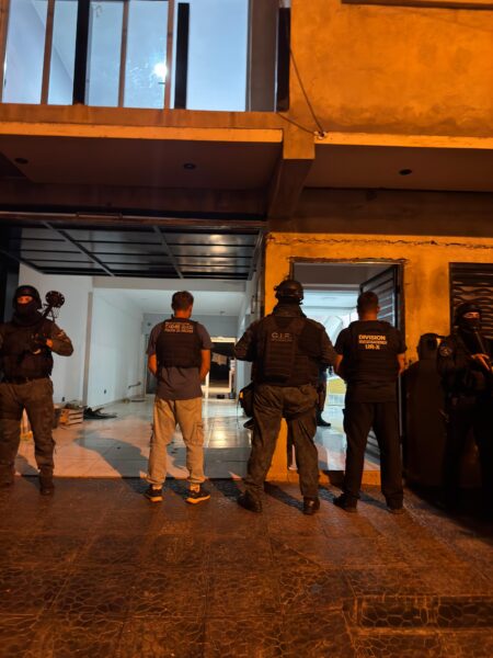 Desbarataron una red de usura en Posadas: Tres detenidos, 350 tarjetas, 25 DNI, 4 vehículos secuestrados imagen-5