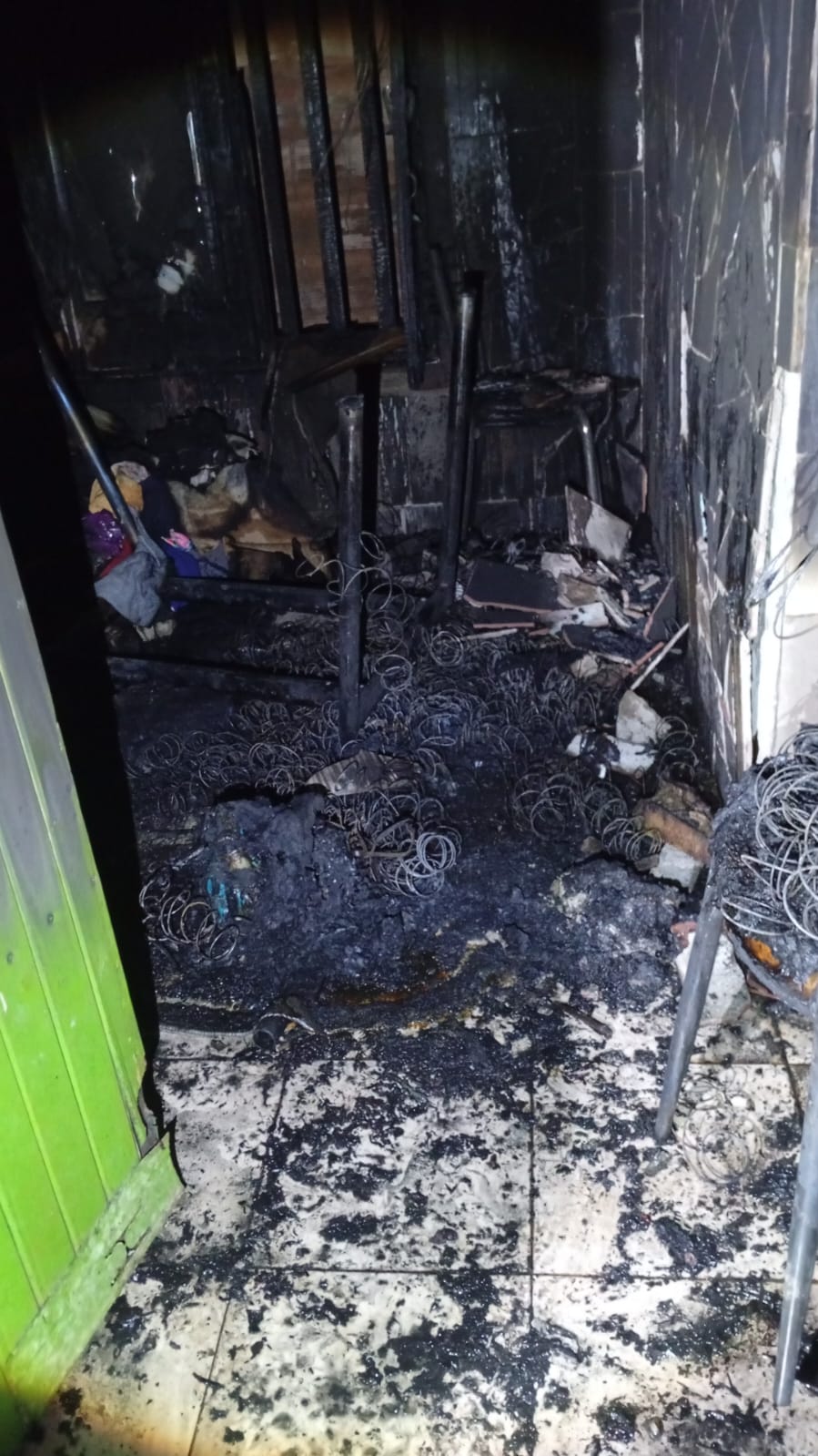 Incendio en una vivienda de Posadas: daños materiales y pericias por posible falla eléctrica 7 Incendio en una vivienda de Posadas: daños materiales y pericias por posible falla eléctrica imagen-6
