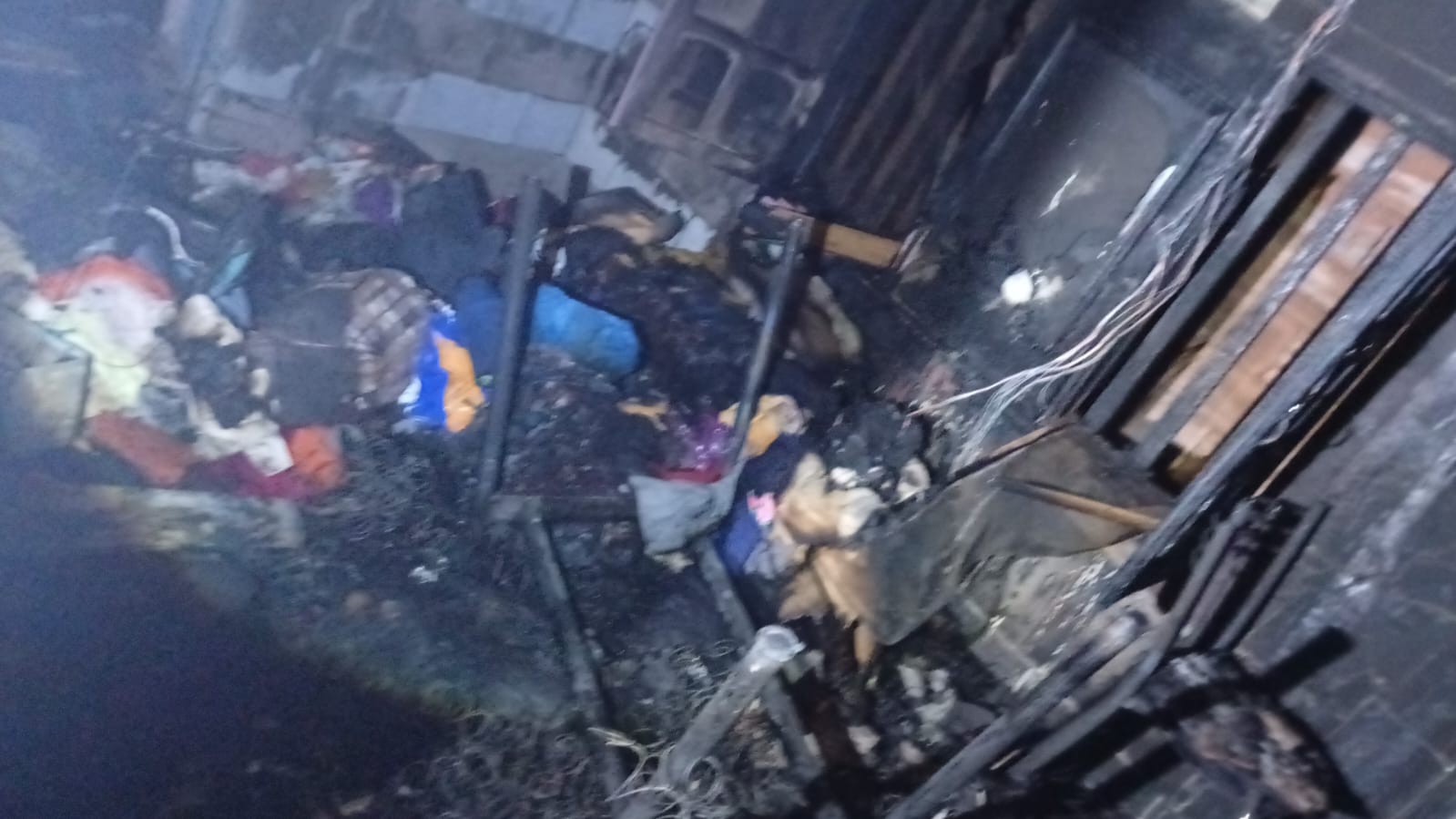 Incendio en una vivienda de Posadas: daños materiales y pericias por posible falla eléctrica 5 Incendio en una vivienda de Posadas: daños materiales y pericias por posible falla eléctrica imagen-4