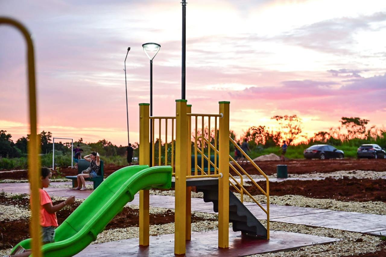 "La unidad es el camino", dijo Passalacqua al recorrer obras en Alem y encabezar la apertura de la Fiesta de la Navidad 23 "La unidad es el camino", dijo Passalacqua al recorrer obras en Alem y encabezar la apertura de la Fiesta de la Navidad imagen-22