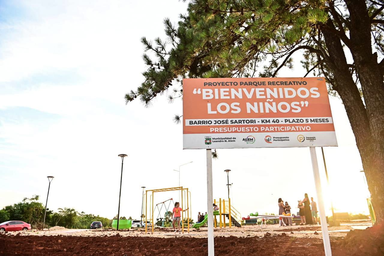 "La unidad es el camino", dijo Passalacqua al recorrer obras en Alem y encabezar la apertura de la Fiesta de la Navidad 13 "La unidad es el camino", dijo Passalacqua al recorrer obras en Alem y encabezar la apertura de la Fiesta de la Navidad imagen-12