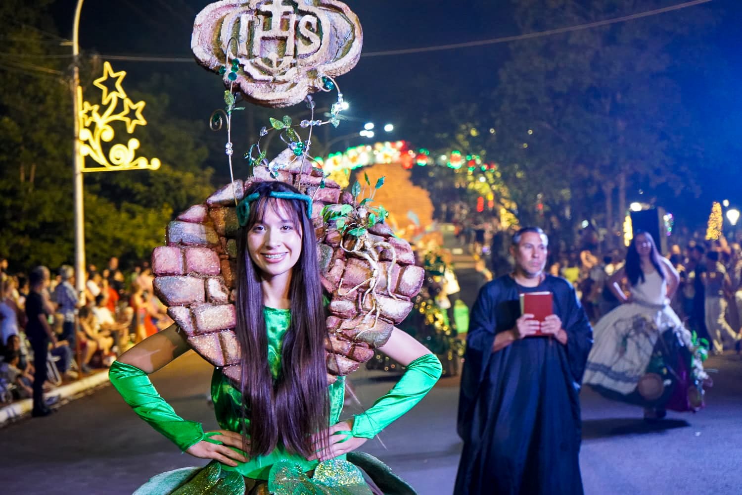 "La unidad es el camino", dijo Passalacqua al recorrer obras en Alem y encabezar la apertura de la Fiesta de la Navidad 15 "La unidad es el camino", dijo Passalacqua al recorrer obras en Alem y encabezar la apertura de la Fiesta de la Navidad imagen-14