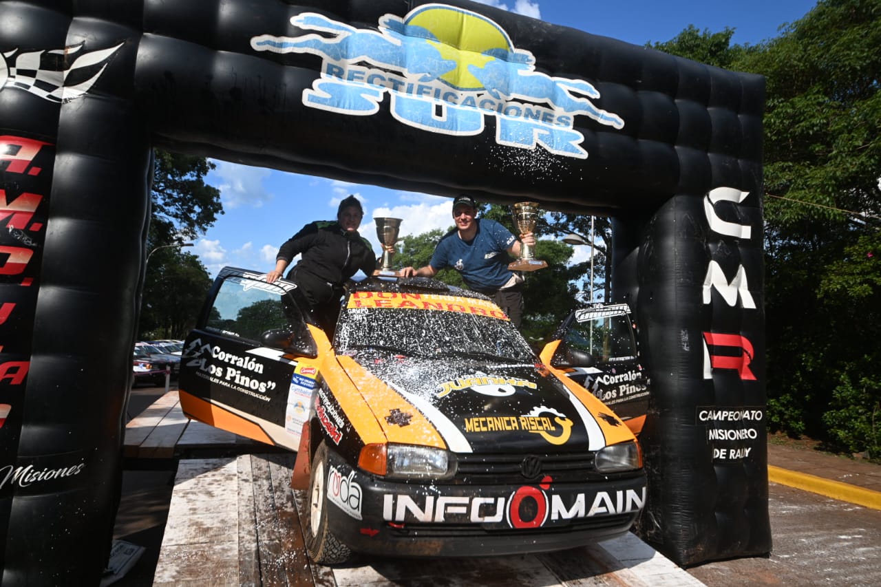 Automovilismo: brillante cierre del Gran Premio Coronación en Aristóbulo del Valle y Salto Encantado 9 Automovilismo: brillante cierre del Gran Premio Coronación en Aristóbulo del Valle y Salto Encantado imagen-8