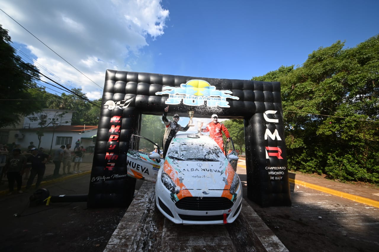 Automovilismo: brillante cierre del Gran Premio Coronación en Aristóbulo del Valle y Salto Encantado 5 Automovilismo: brillante cierre del Gran Premio Coronación en Aristóbulo del Valle y Salto Encantado imagen-4