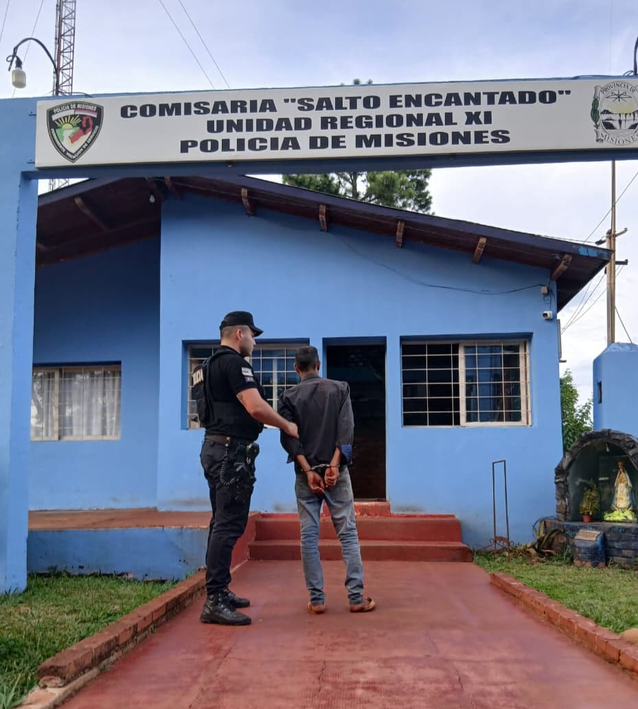 Alcoholímetro al límite: terminó detenido tras dar 3,81 g/l, armar disturbios y atacar a los policías imagen-4
