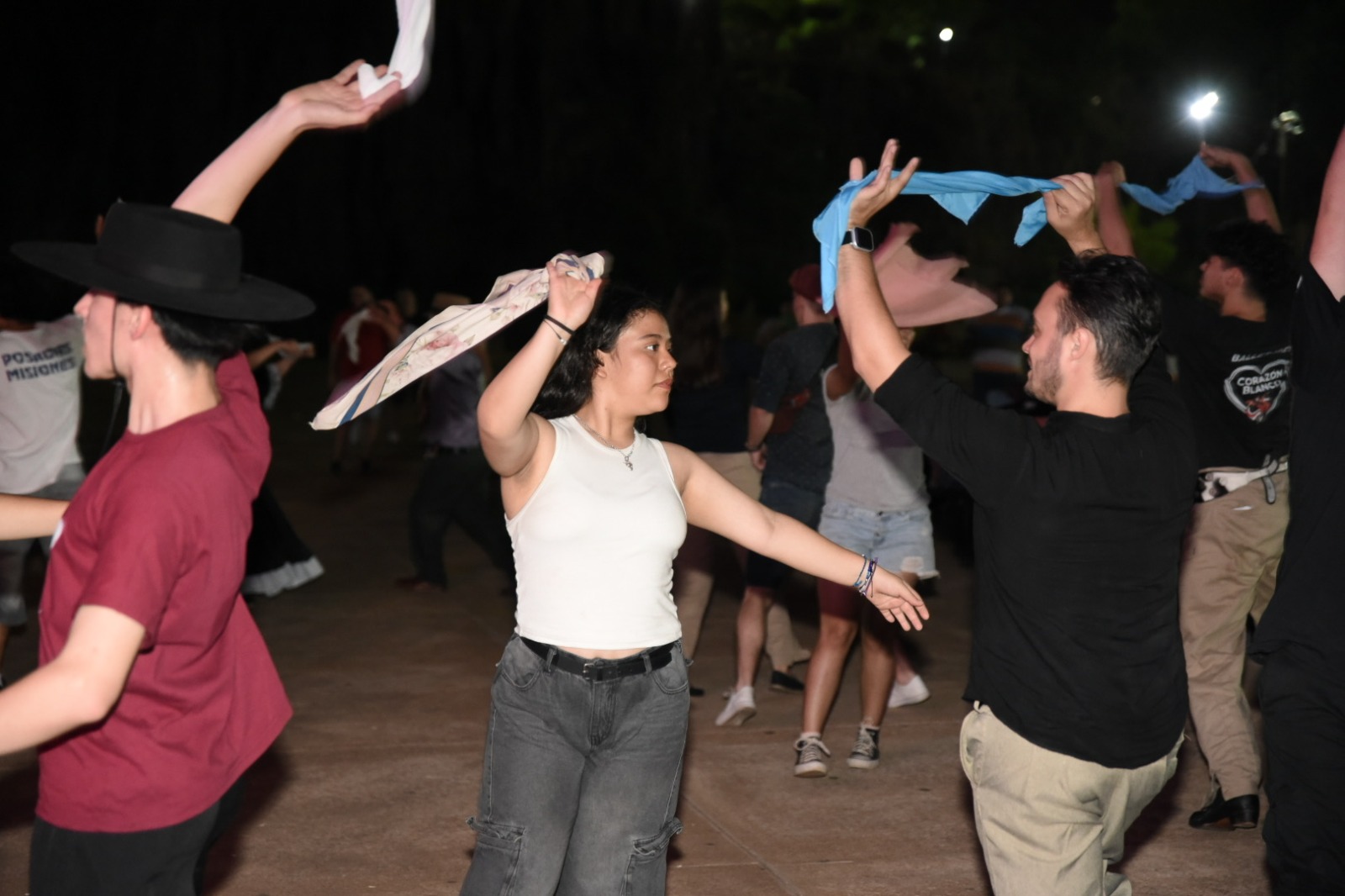 La Cascada brilló con la última antorcha del Festival del Litoral 2025 3 La Cascada brilló con la última antorcha del Festival del Litoral 2025 imagen-2