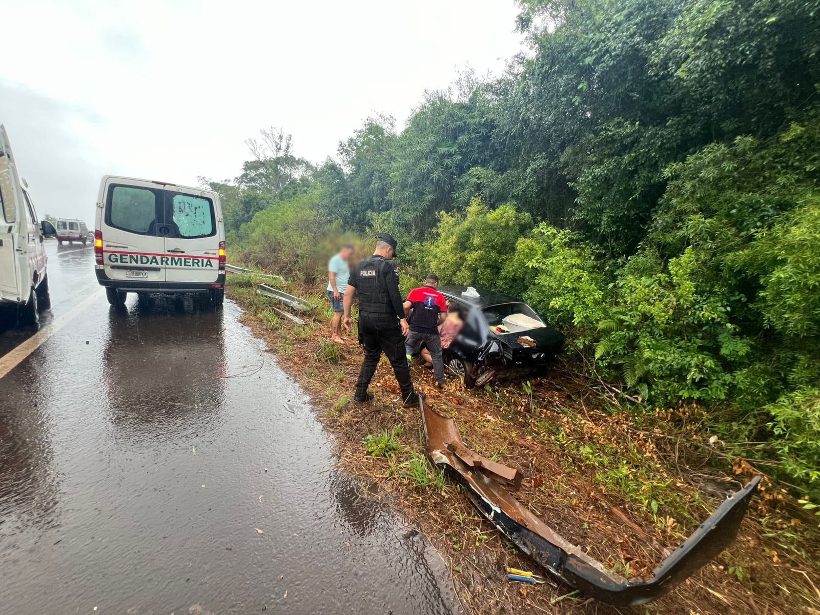 Santa Ana: despiste en Ruta 12 dejó dos mujeres lesionadas imagen-8