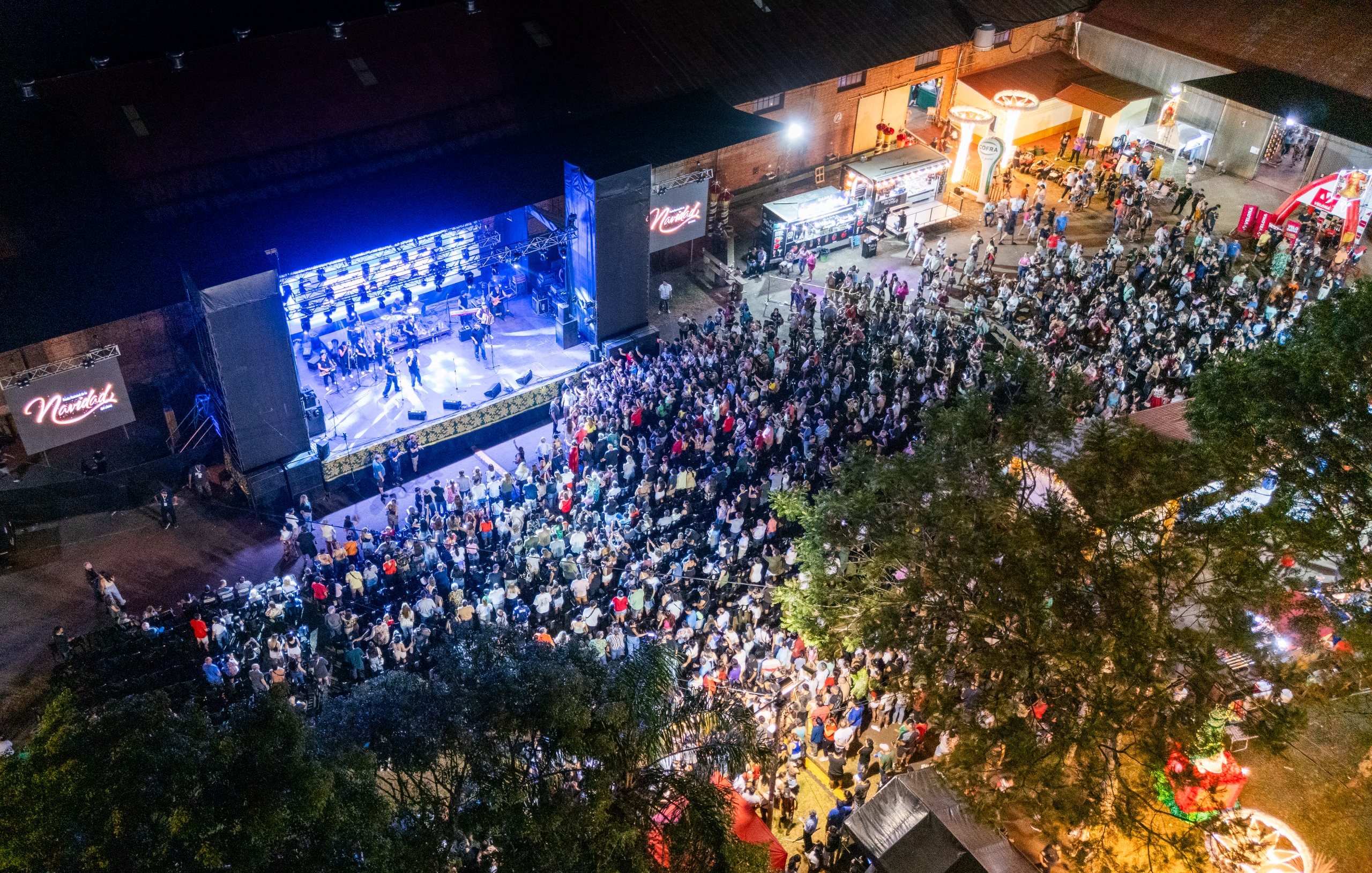 Alem a lo grande: Más de 40 mil personas celebraron el inicio de la Fiesta Nacional de la Navidad 5 Alem a lo grande: Más de 40 mil personas celebraron el inicio de la Fiesta Nacional de la Navidad imagen-4