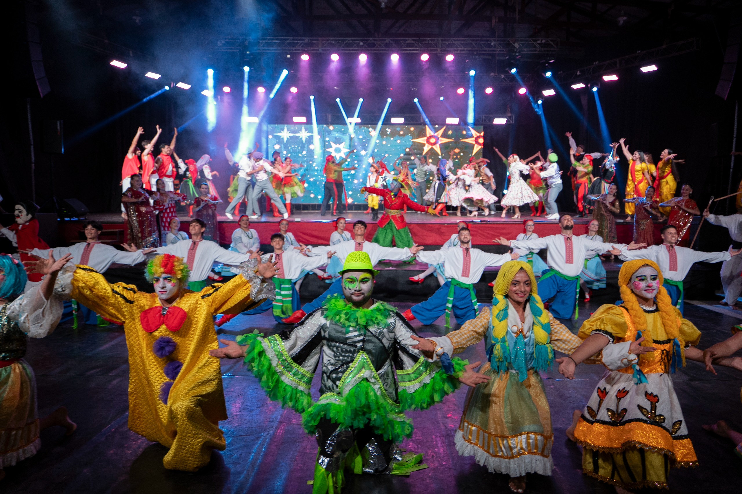 Alem a lo grande: Más de 40 mil personas celebraron el inicio de la Fiesta Nacional de la Navidad 39 Alem a lo grande: Más de 40 mil personas celebraron el inicio de la Fiesta Nacional de la Navidad imagen-38