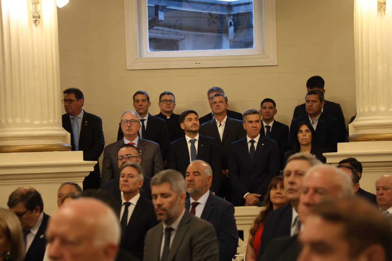 Passalacqua participó del acto de asunción del nuevo Gobernador de Corrientes 3 Passalacqua participó del acto de asunción del nuevo Gobernador de Corrientes imagen-2