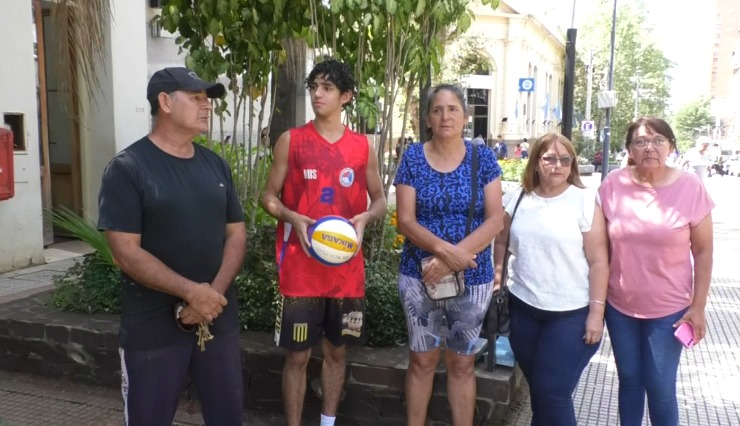Voley de Playa: delegación misionera fue estafada y espera ayuda para poder viajar imagen-6