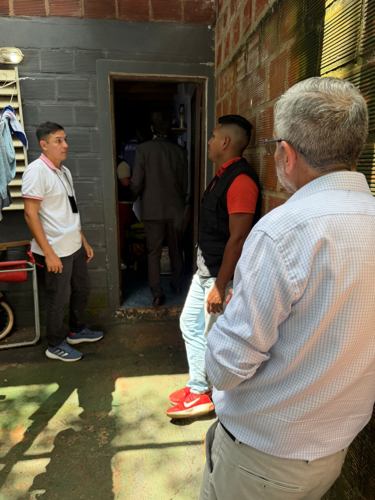 Allanamientos en Alem por una causa de presunta venta de armas 11 Allanamientos en Alem por una causa de presunta venta de armas imagen-10