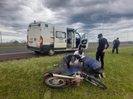 Despiste de motocicleta dejó una mujer lesionada en Posadas Despiste de motocicleta dejó una mujer lesionada en Posadas imagen-5