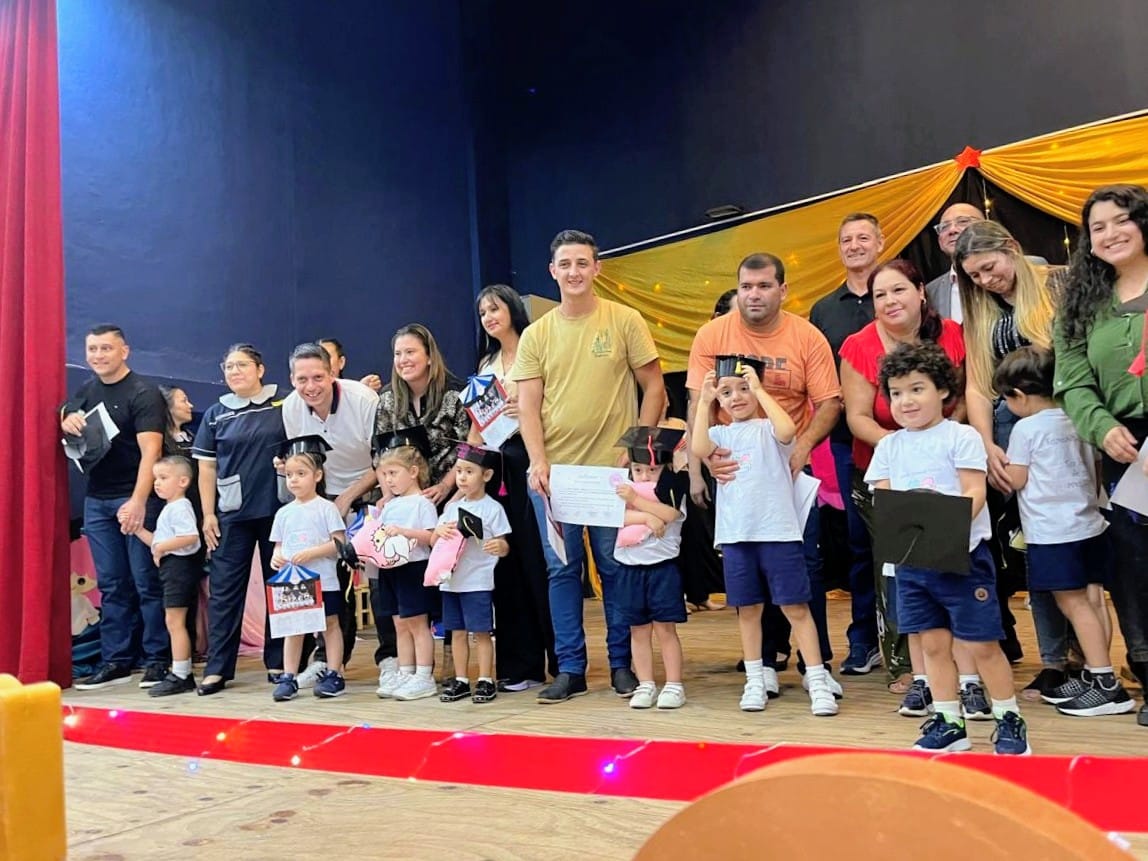 La Policía de Misiones cerró el ciclo lectivo 2025 del Jardín Maternal “Sueñitos” 3 La Policía de Misiones cerró el ciclo lectivo 2025 del Jardín Maternal “Sueñitos” imagen-2