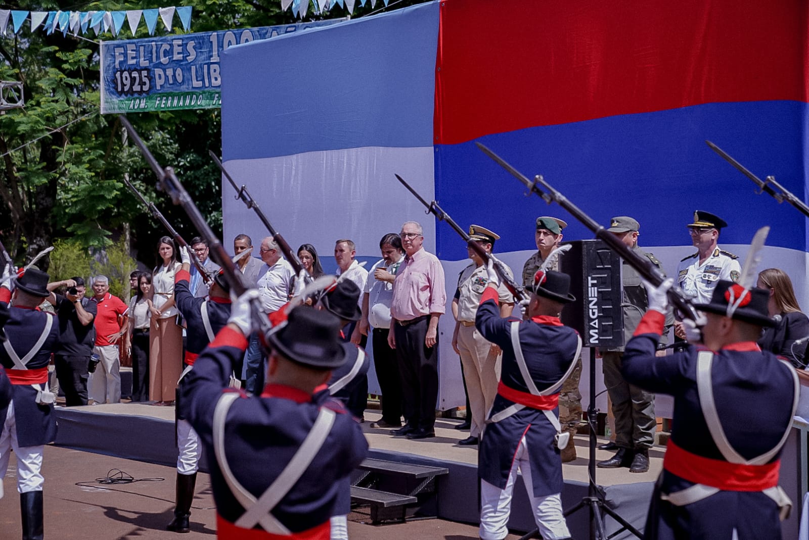 “Hagan oídos sordos a quienes dicen que uno se salva solo, nos salvamos en comunidad y unidos”, sostuvo Passalacqua en el acto por el centenario de Puerto Libertad 17 “Hagan oídos sordos a quienes dicen que uno se salva solo, nos salvamos en comunidad y unidos”, sostuvo Passalacqua en el acto por el centenario de Puerto Libertad imagen-16