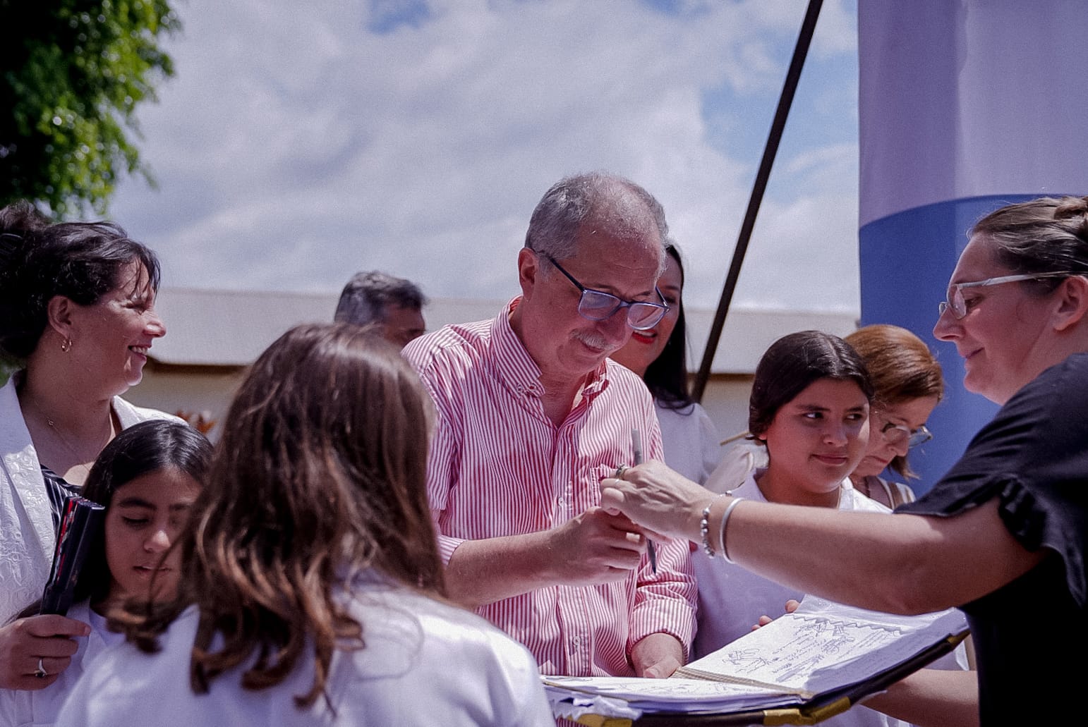 “Hagan oídos sordos a quienes dicen que uno se salva solo, nos salvamos en comunidad y unidos”, sostuvo Passalacqua en el acto por el centenario de Puerto Libertad 9 “Hagan oídos sordos a quienes dicen que uno se salva solo, nos salvamos en comunidad y unidos”, sostuvo Passalacqua en el acto por el centenario de Puerto Libertad imagen-8