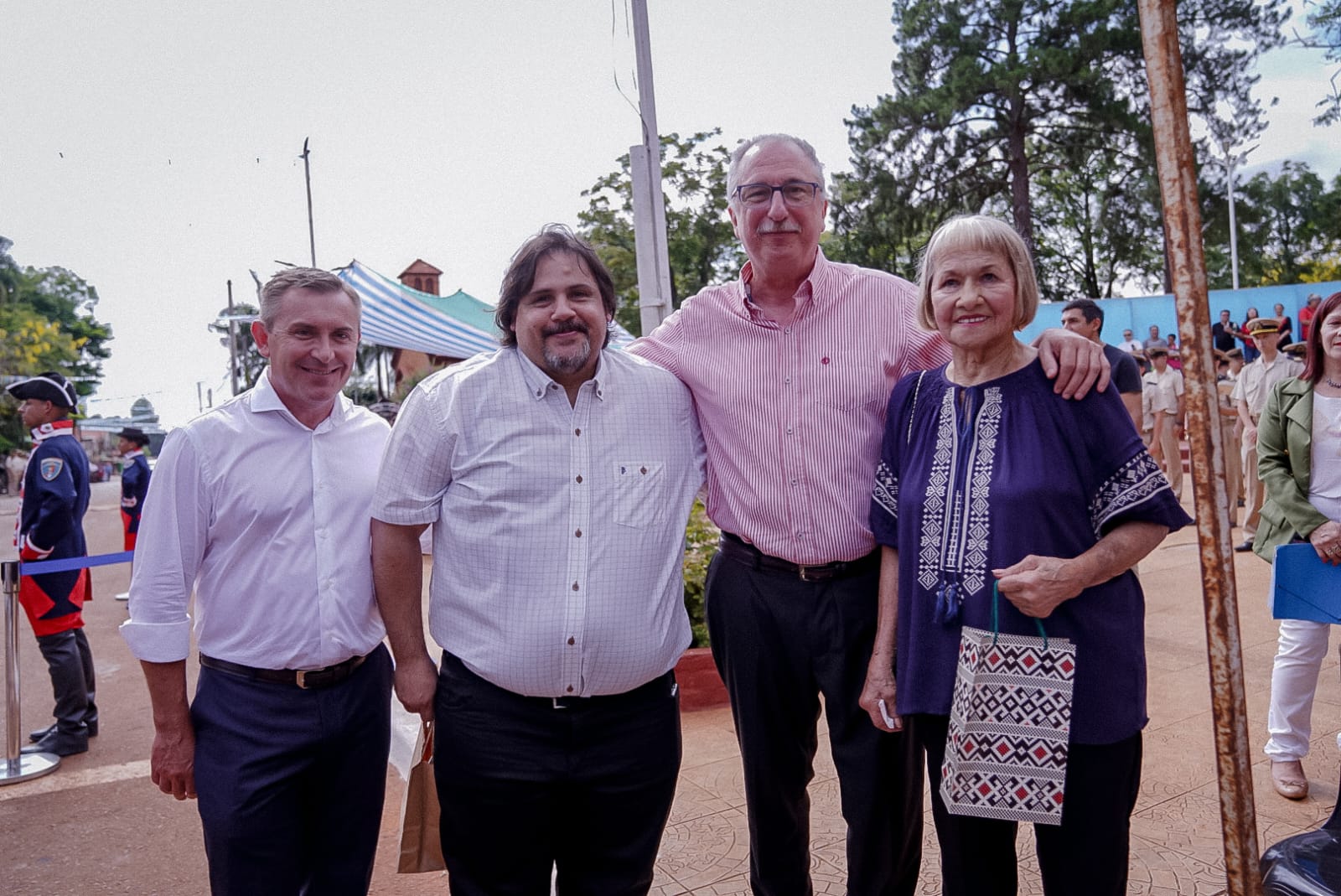 “Hagan oídos sordos a quienes dicen que uno se salva solo, nos salvamos en comunidad y unidos”, sostuvo Passalacqua en el acto por el centenario de Puerto Libertad 23 “Hagan oídos sordos a quienes dicen que uno se salva solo, nos salvamos en comunidad y unidos”, sostuvo Passalacqua en el acto por el centenario de Puerto Libertad imagen-22