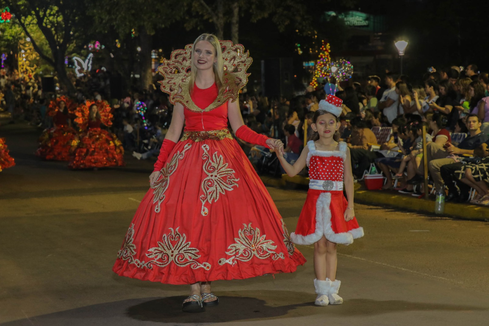 Casi 100 mil personas disfrutaron de la Fiesta Nacional de la Navidad del Litoral en Leandro N. Alem 3 Casi 100 mil personas disfrutaron de la Fiesta Nacional de la Navidad del Litoral en Leandro N. Alem imagen-2