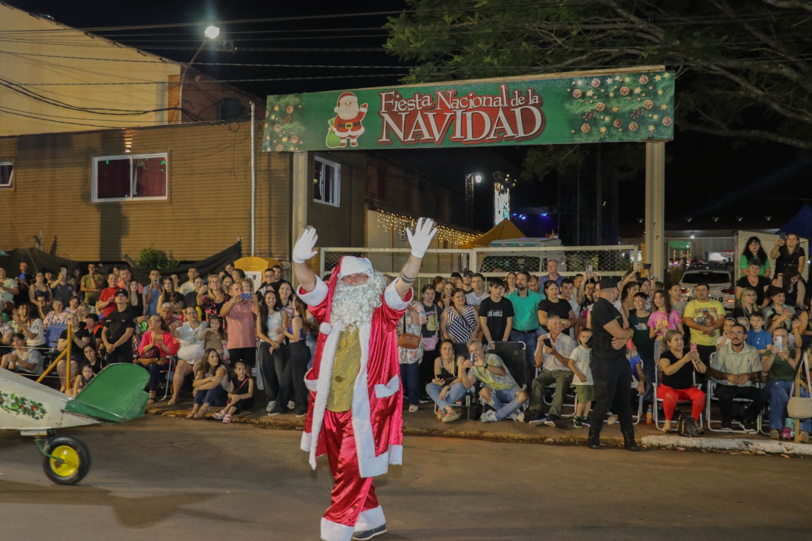 Casi 100 mil personas disfrutaron de la Fiesta Nacional de la Navidad del Litoral en Leandro N. Alem 15 Casi 100 mil personas disfrutaron de la Fiesta Nacional de la Navidad del Litoral en Leandro N. Alem imagen-14