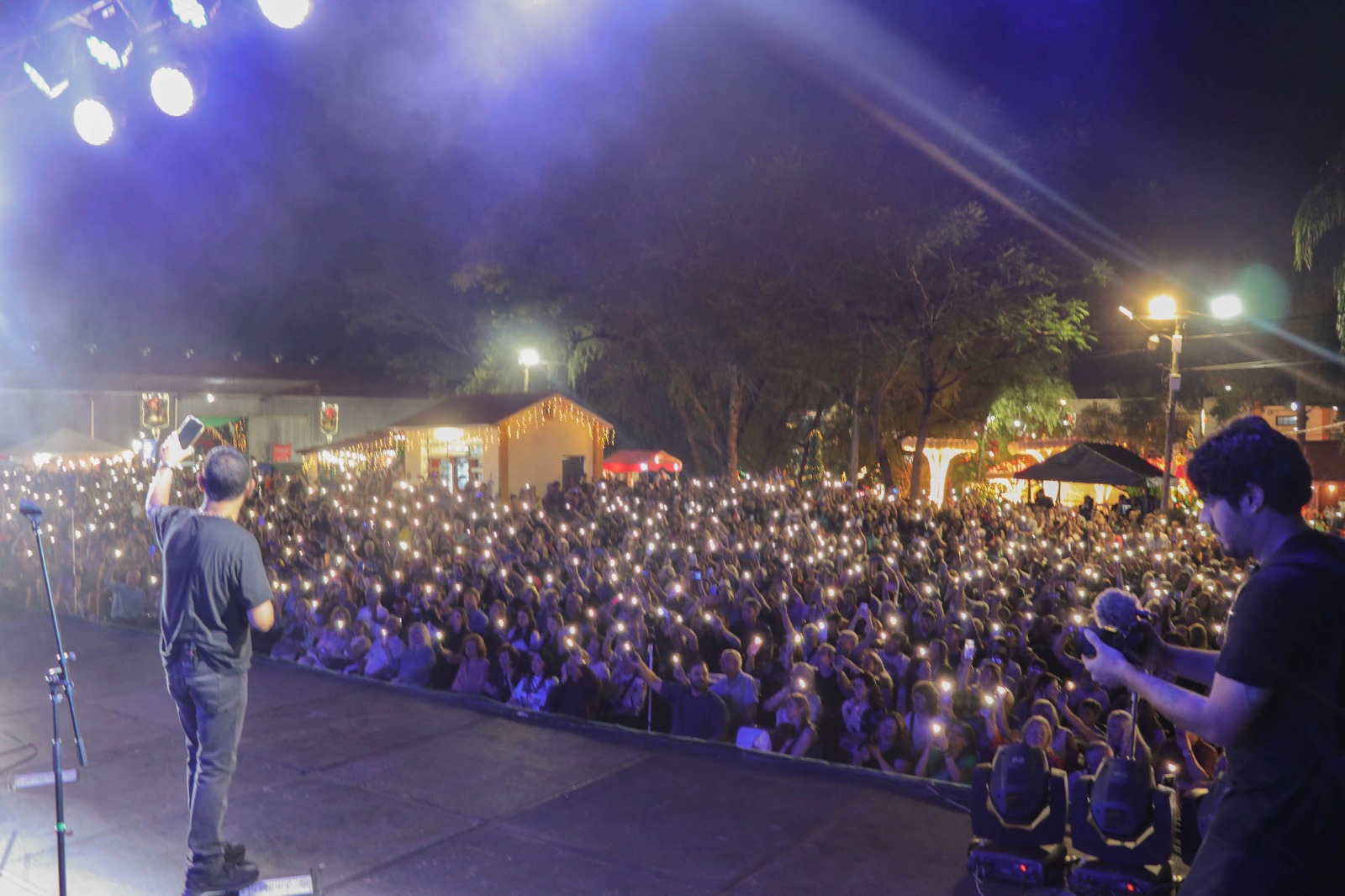Casi 100 mil personas disfrutaron de la Fiesta Nacional de la Navidad del Litoral en Leandro N. Alem 13 Casi 100 mil personas disfrutaron de la Fiesta Nacional de la Navidad del Litoral en Leandro N. Alem imagen-12
