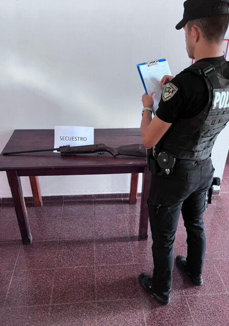 Quiso matar un pollo y se autolesionó al dispararse con un arma de fuego en El Soberbio Quiso matar un pollo y se autolesionó al dispararse con un arma de fuego en El Soberbio imagen-5