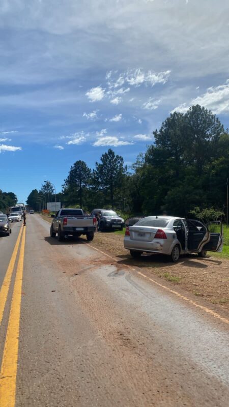 Choque entre una camioneta y un auto dejó dos personas lesionadas en la Ruta Nacional 12 Choque entre una camioneta y un auto dejó dos personas lesionadas en la Ruta Nacional 12 imagen-4