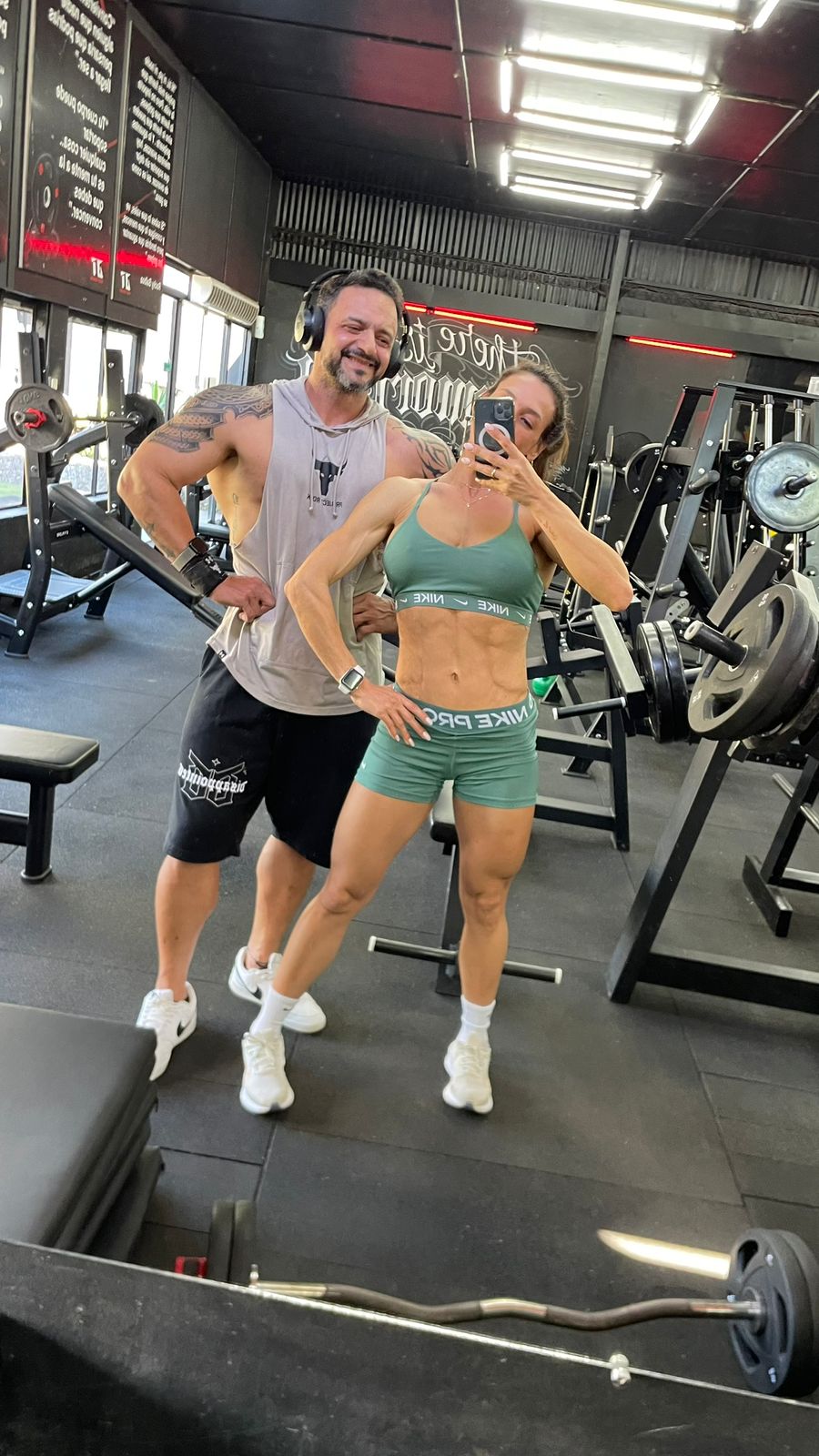 Constancia, disciplina y logros deportivos: cómo los atletas de bodybuilding y crossfit Nadia y Cayo Niven integran la preparación física y la vida familiar imagen-4