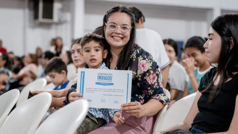 "Nadie se salva solo": el mensaje de Passalacqua en el acto de egresados de la Universidad Popular de Misiones imagen-8