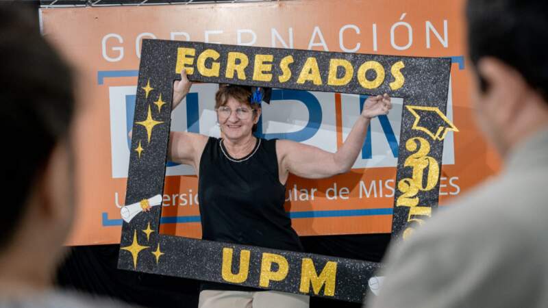 "Nadie se salva solo": el mensaje de Passalacqua en el acto de egresados de la Universidad Popular de Misiones imagen-18