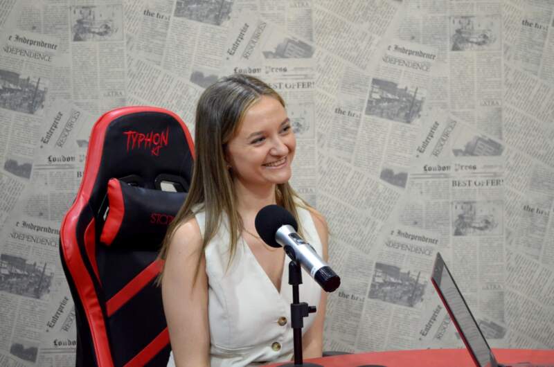 Entre el aula y la ciudad: Yamila Bresiski explicó cómo combina docencia artística, murales y formación cultural en Misiones 5 Entre el aula y la ciudad: Yamila Bresiski explicó cómo combina docencia artística, murales y formación cultural en Misiones imagen-4