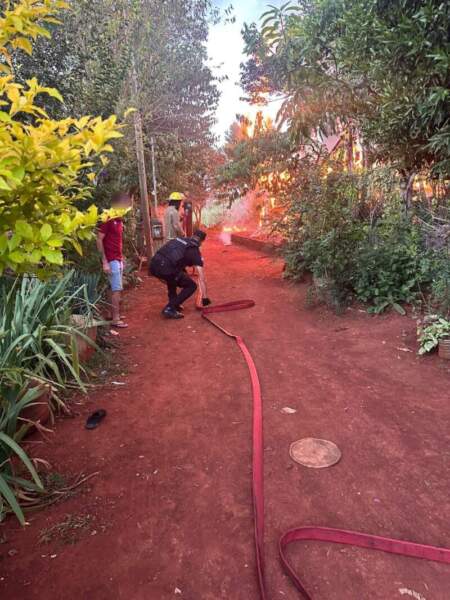 Incendio destruyó una vivienda en El Soberbio y se investiga la posible muerte de un niño imagen-9