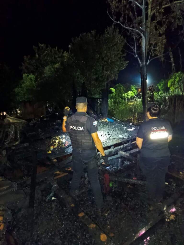 Tragedia en El Soberbio: un niño de 3 años murió en un incendio y un joven resultó herido imagen-21