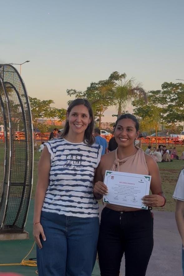 Reconocimiento a la creatividad y el compromiso en la decoración navideña imagen-8