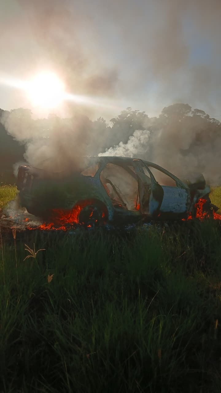 Siniestro vial en Aristóbulo del Valle dejó a varias personas lesionadas y un vehículo incendiado imagen-2