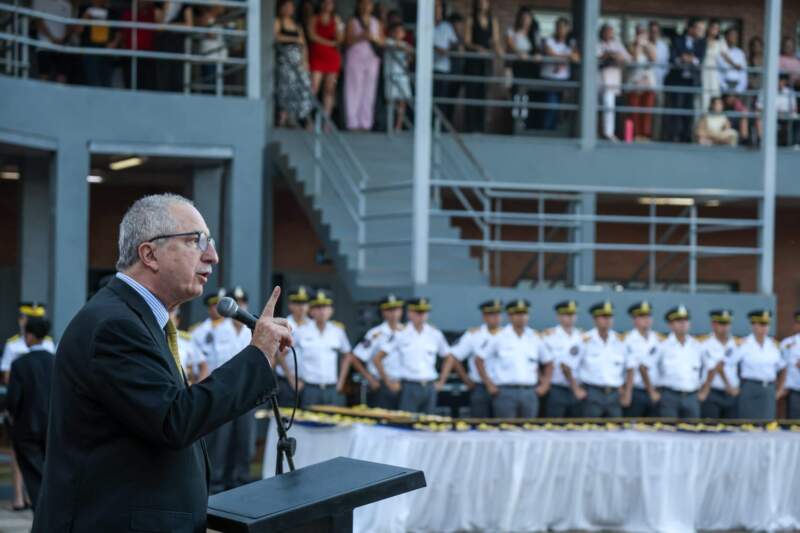 Passalacqua encabezó el acto de egreso de la Universidad de las Fuerzas: "Subordinación y valor para defender a la familia misionera” imagen-2