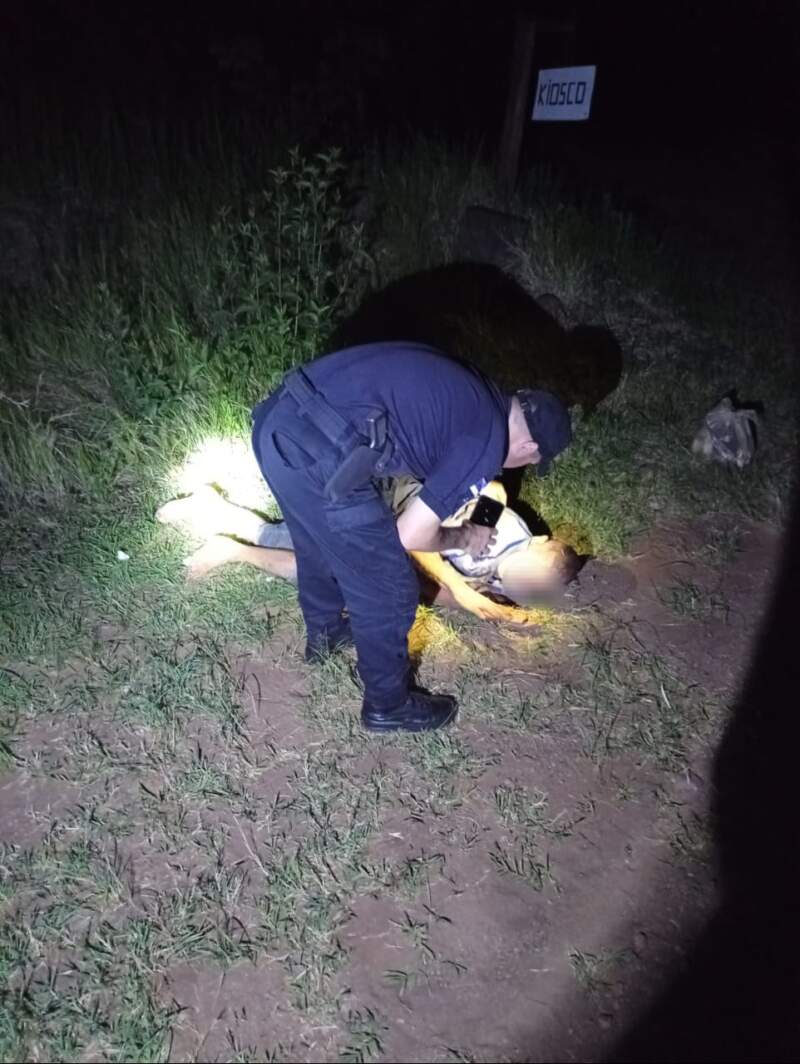 Colonia Alberdi: un adulto mayor se desorientó y durmió en la banquina de la ruta, fue asistido por la Policía imagen-12