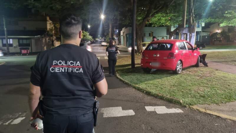 Un automóvil despistó en la zona céntrica de Posadas imagen-13