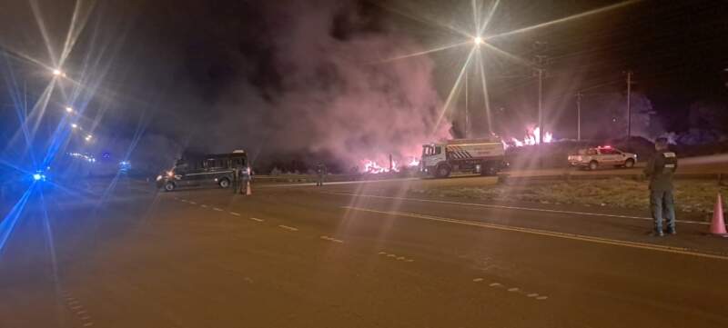 Guaraní: Controlaron un incendio de malezas en inmediaciones de la Ruta Nacional 14 imagen-4