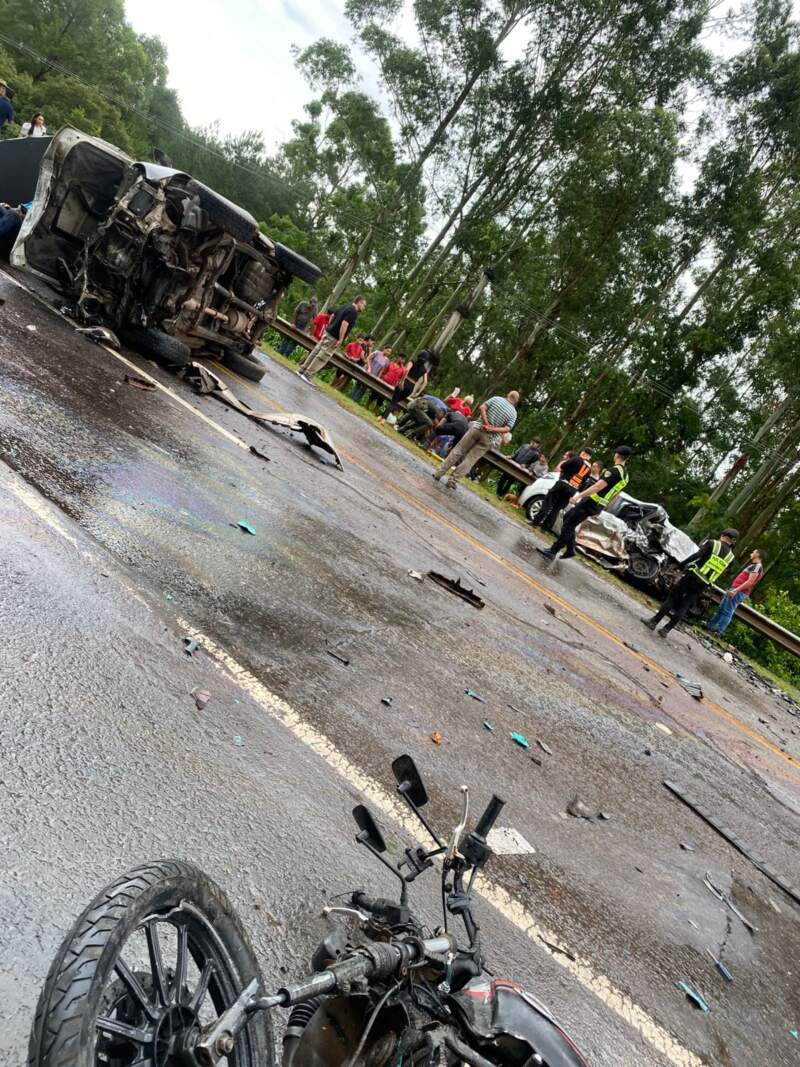 Siniestro vial múltiple con cuatro víctimas fatales en la Ruta Nacional 12 imagen-6