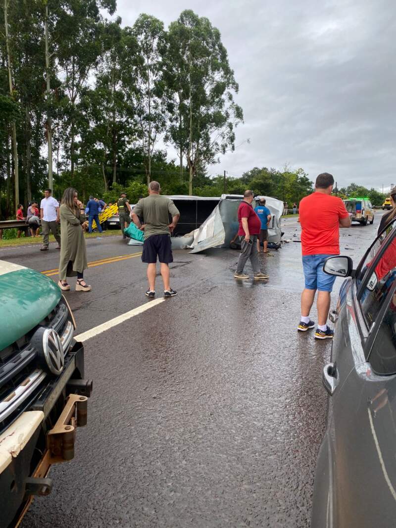 Siniestro vial múltiple con cuatro víctimas fatales en la Ruta Nacional 12 imagen-8