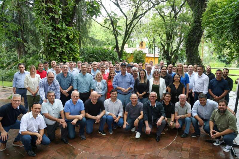 Passalacqua reunió a Ministros e Intendentes para evaluar el 2025 y trazar una agenda común de trabajo imagen-12