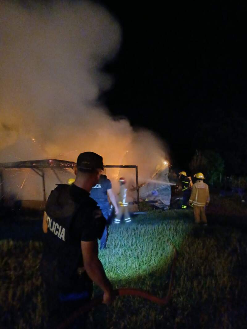 Un incendio destruyó por completo una vivienda en El Soberbio imagen-2