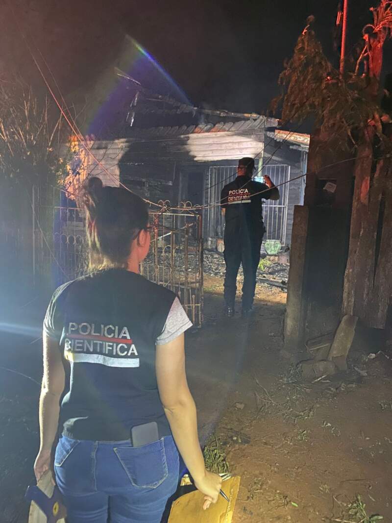 San Vicente: un hombre murió tras incendiarse su vivienda durante la madrugada y su hija logró escapar de las llamas imagen-2