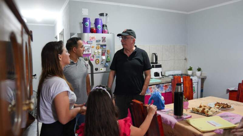 Passalacqua en Oberá: "La entrega de una vivienda es como una celebración más en esta época navideña" imagen-6