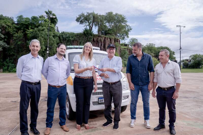 Passalacqua encabezó la entrega de ambulancias y equipamiento sanitario adquiridos con recursos provinciales imagen-15