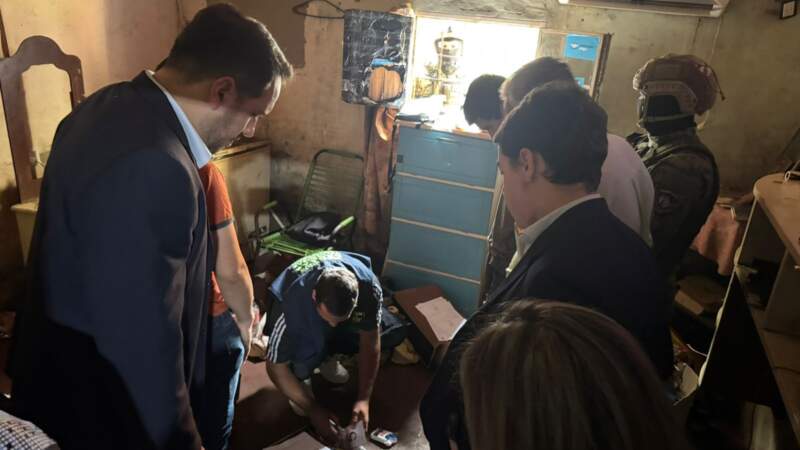 Fiscalía de Ciberdelitos y SAIC encabezaron allanamiento por abuso sexual infantil con secuestro de drogas, armas y dispositivos electrónicos imagen-1